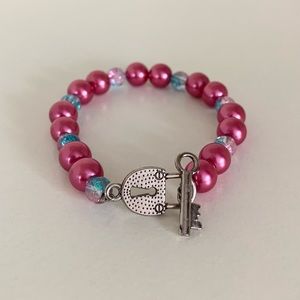 Hold Y2K pink bead bracelet